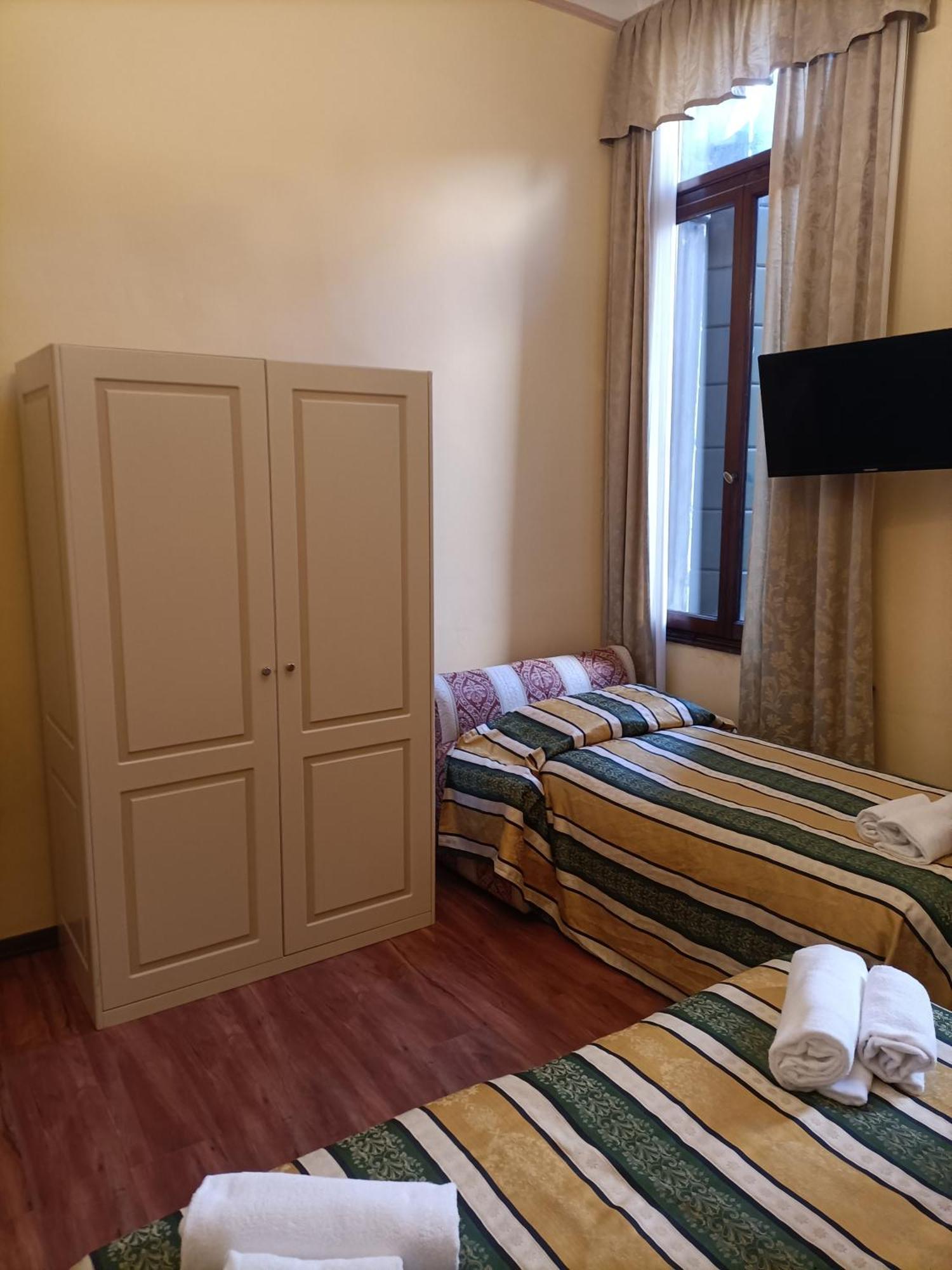 Palazzo Lion Morosini - Check In Presso Locanda Ai Santi Apostoli 威尼斯 外观 照片
