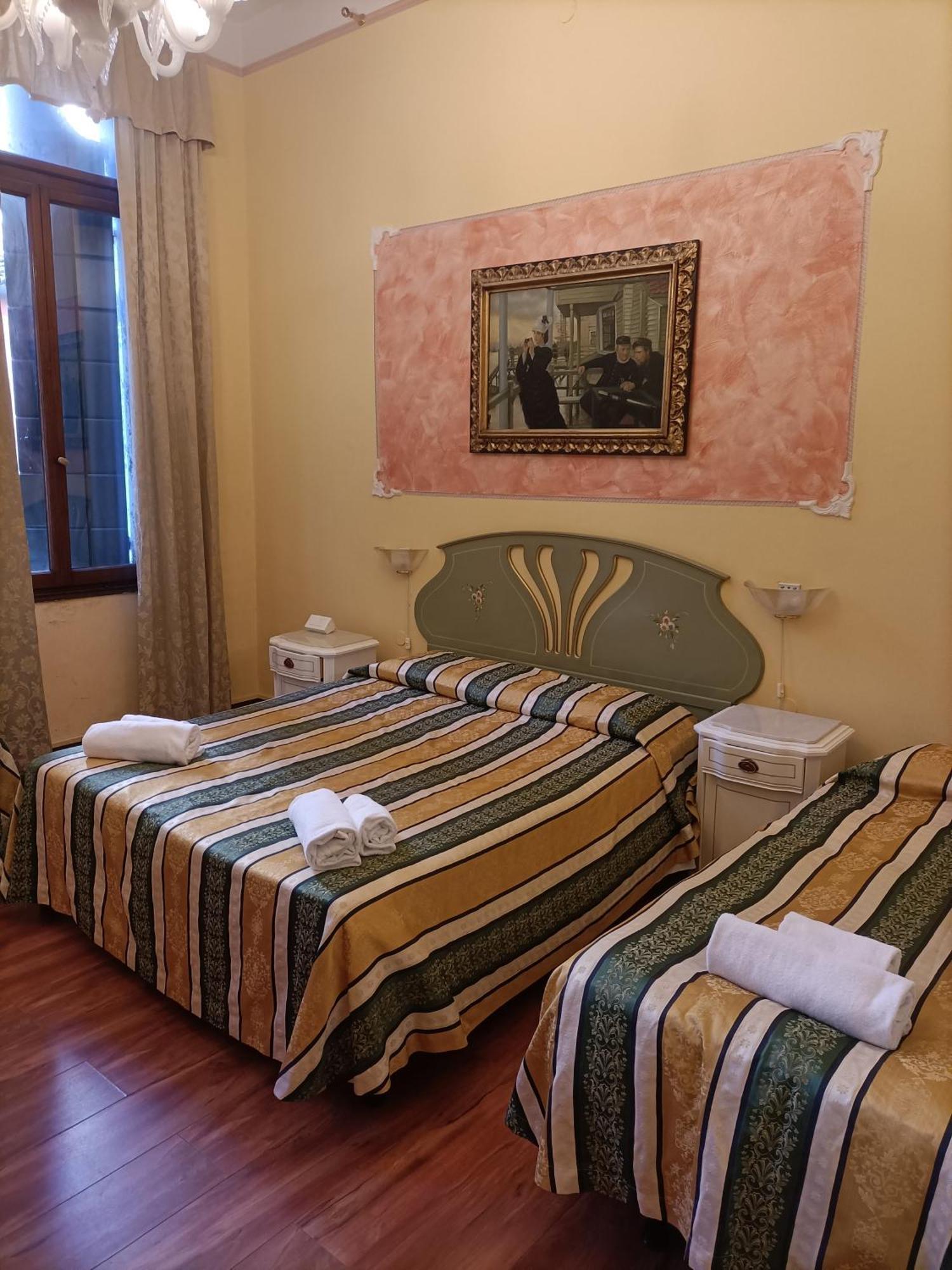 Palazzo Lion Morosini - Check In Presso Locanda Ai Santi Apostoli 威尼斯 外观 照片