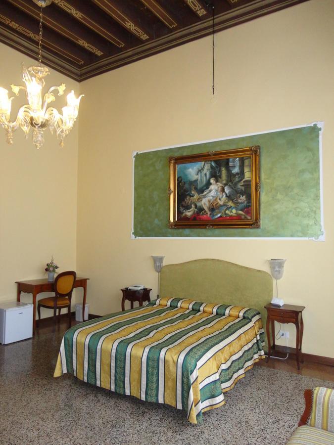 Palazzo Lion Morosini - Check In Presso Locanda Ai Santi Apostoli 威尼斯 外观 照片